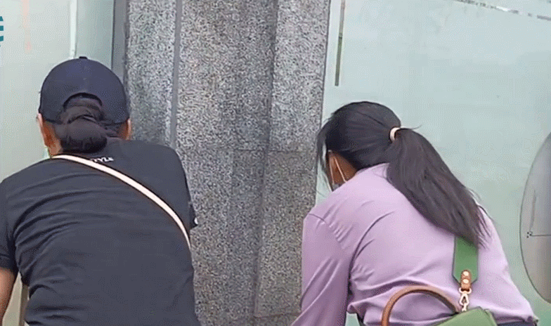 新生入学家长观察_校园围墙家长现象_一年级孩子遭遇“开学最大打击”