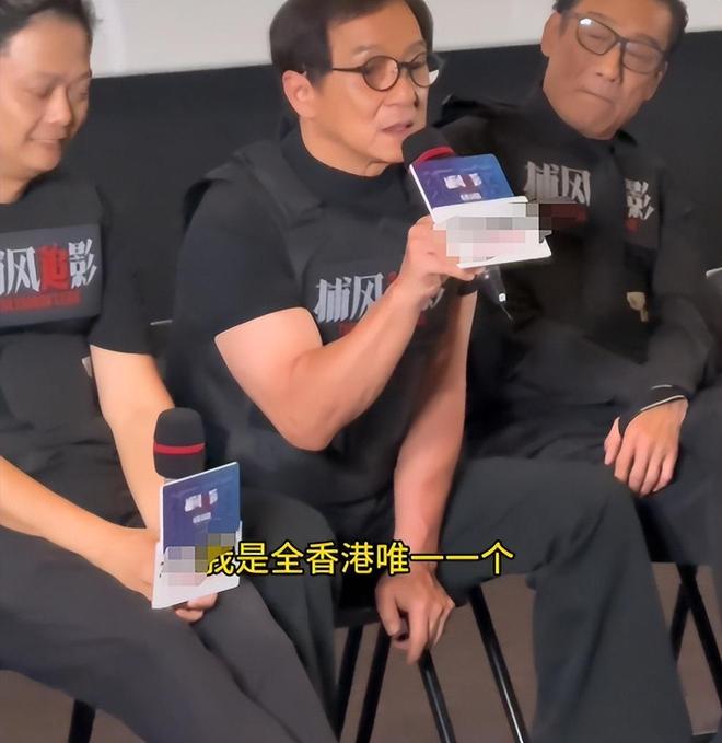 成龙特殊待遇电影_duduchuanqi_成龙枪械收藏