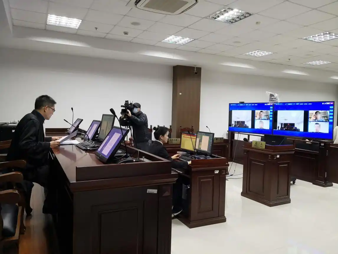 丈夫隐瞒艾滋结婚生子，上海法院首次适用民法典撤销婚姻关系