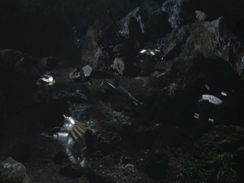 奥特警备队佩丹星人阴谋_赛文奥特曼金古桥对抗_奥特曼机器人