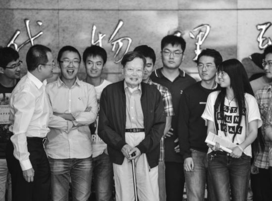 杨振宁 合肥 故乡情谊_杨振宁 诺贝尔物理学奖 贡献_杨振宁被赶出清华