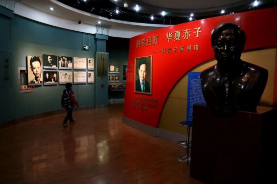 杨振宁 诺贝尔物理学奖 贡献_杨振宁 合肥 故乡情谊_杨振宁被赶出清华