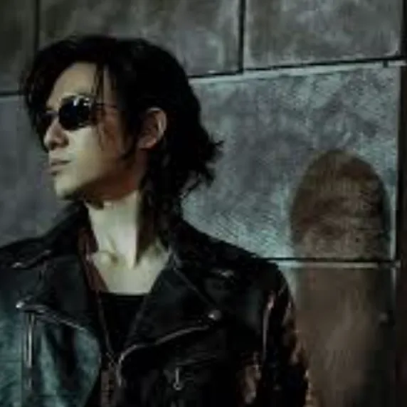 46岁陈楚河曝现状！脸圆润有小肚子和女伴打球被拍，太子变大叔？