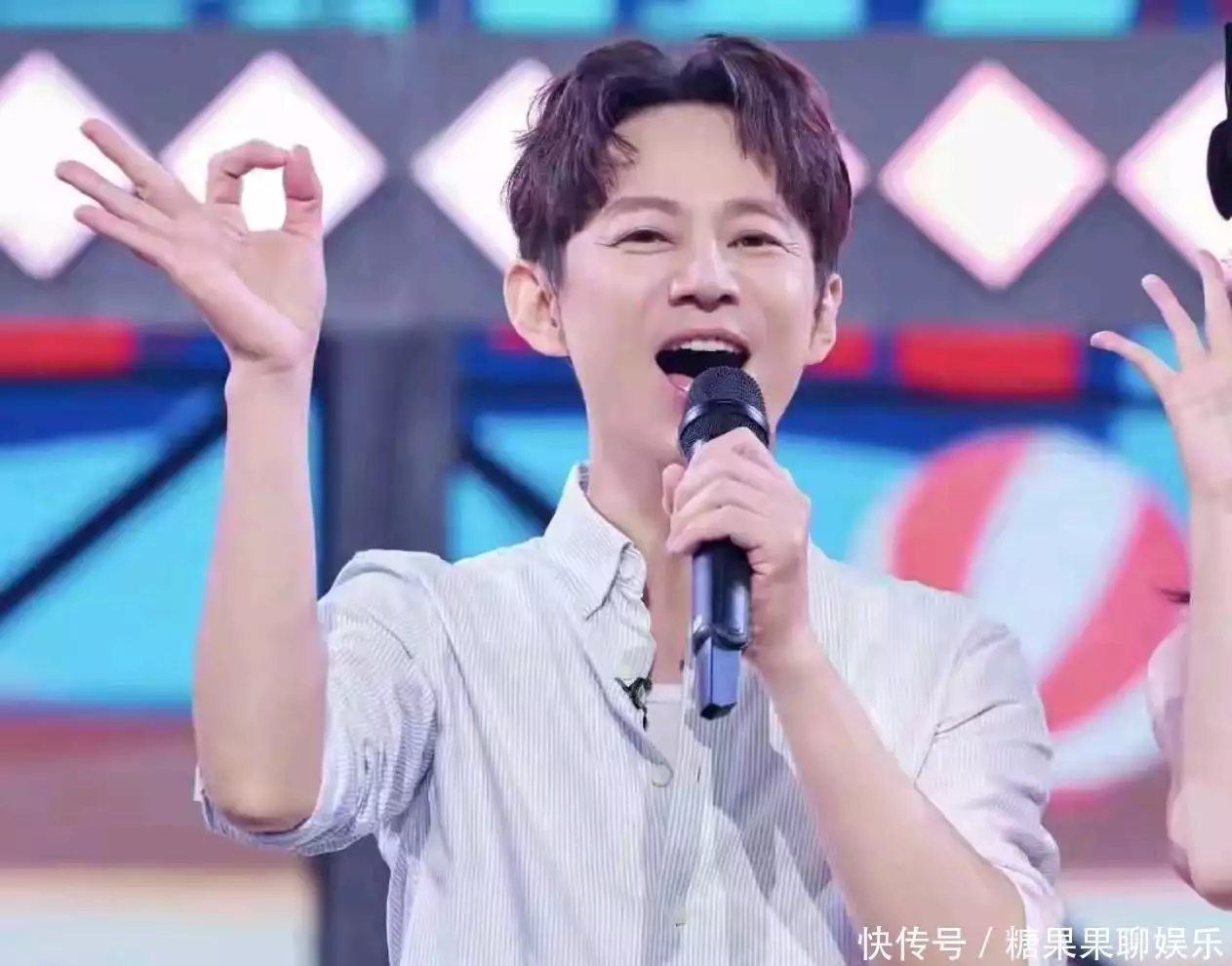 何炅衰老迹象_何炅视频_周杰伦告别嘉年华巡演