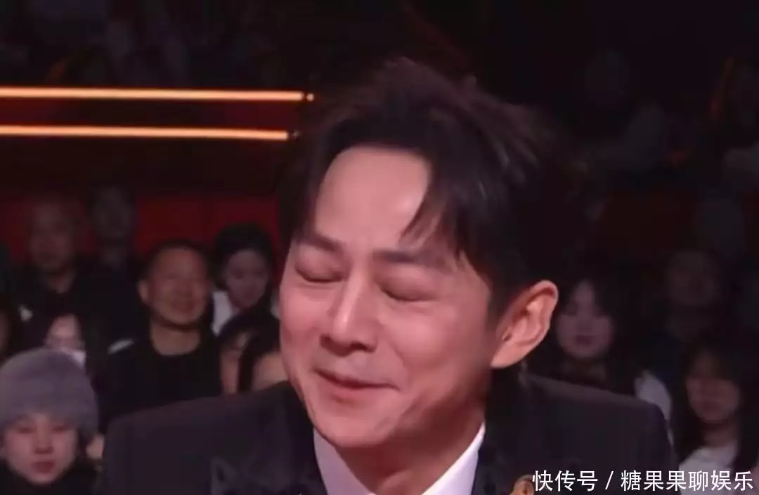 何炅视频_何炅衰老迹象_周杰伦告别嘉年华巡演