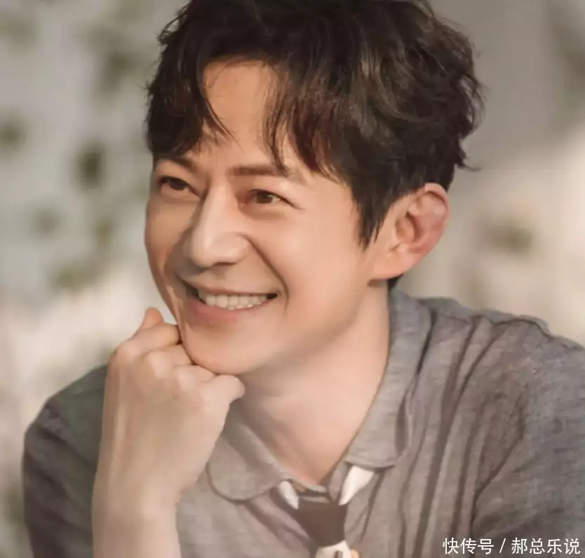 51岁何炅自曝痛苦如何停止衰老_何炅视频_何炅中年困境身体变化