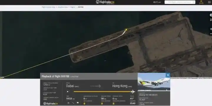 香港国际机场货机冲出跑道坠海事故_一货机在香港机场降落冲出跑道坠海_阿联酋航空货运航班EK9788波音747失事