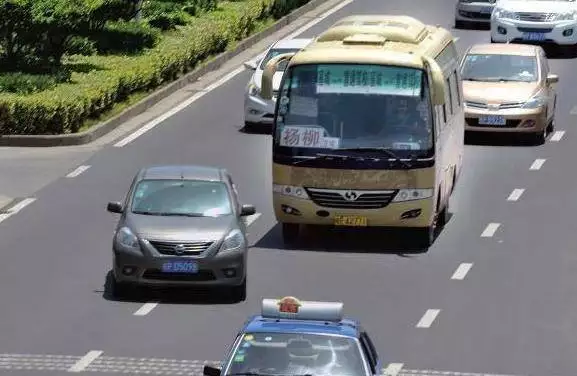 老司机私藏！这3个汽车驾驶技巧，让你出行更轻松