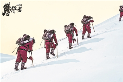 新闻题材电影_国庆档电影三部曲_主旋律电影口碑分析