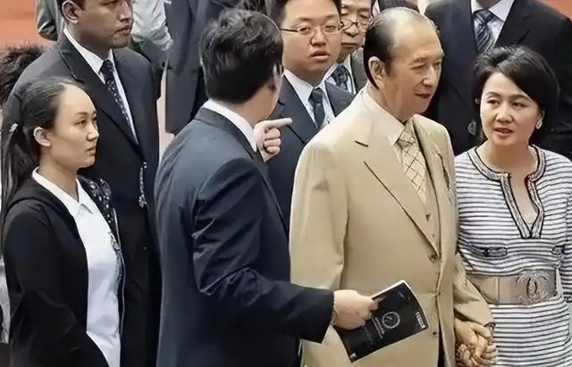 郑咏诗成为赌王看护_郑咏诗结婚_赌王郑咏诗的故事