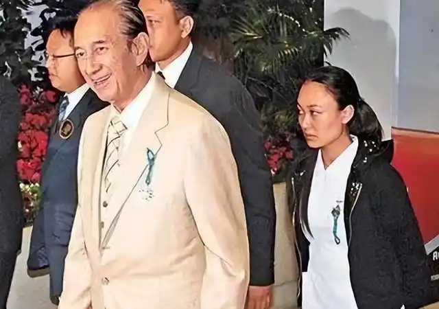 赌王郑咏诗的故事_郑咏诗结婚_郑咏诗成为赌王看护