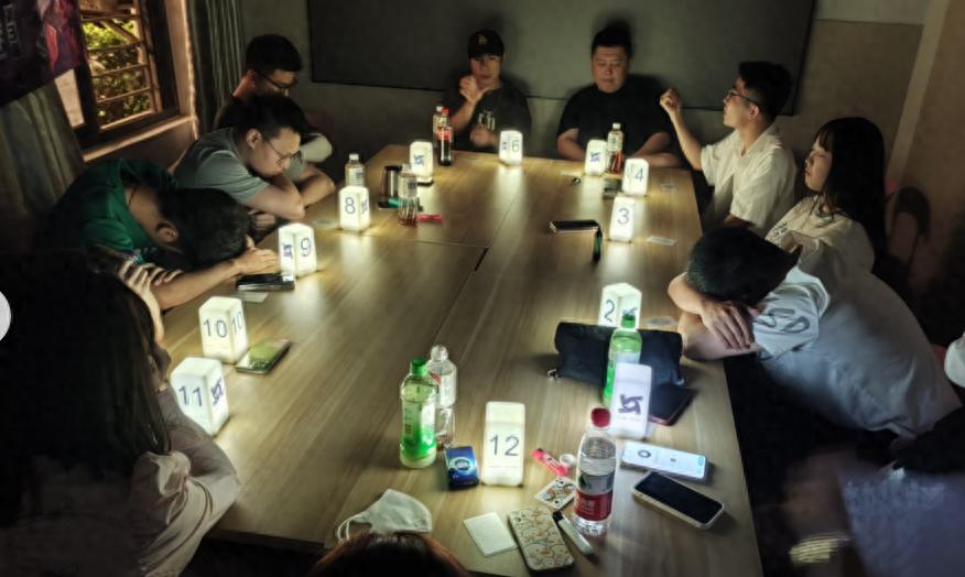 玩家自曝黄金服手握708个角色，一个月赚51471元