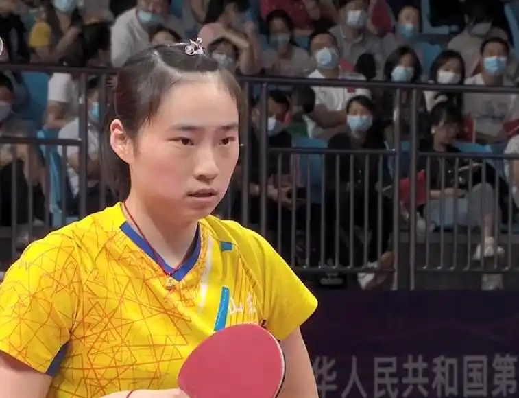 山东对阵辽宁乒乓球比赛_陈梦率山东队员领取金牌_第十四届全运会乒乓球女团决赛