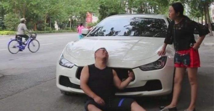 碰瓷党也是吃软怕硬的?只要听到这3句话,他们立马起身走人