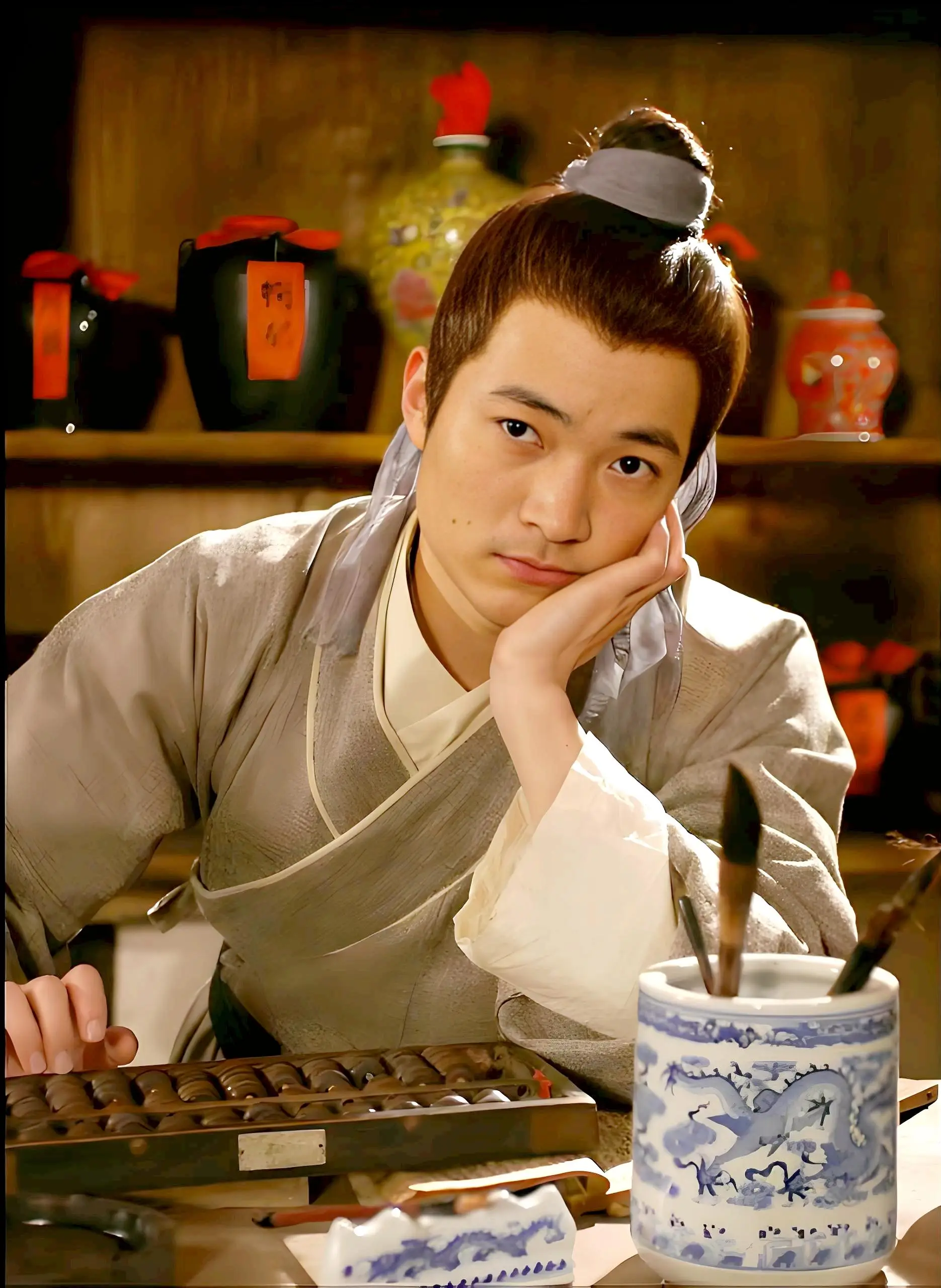 喻恩泰被曝失联拒付抚养费，十年婚姻破裂，九部待播作品受牵连