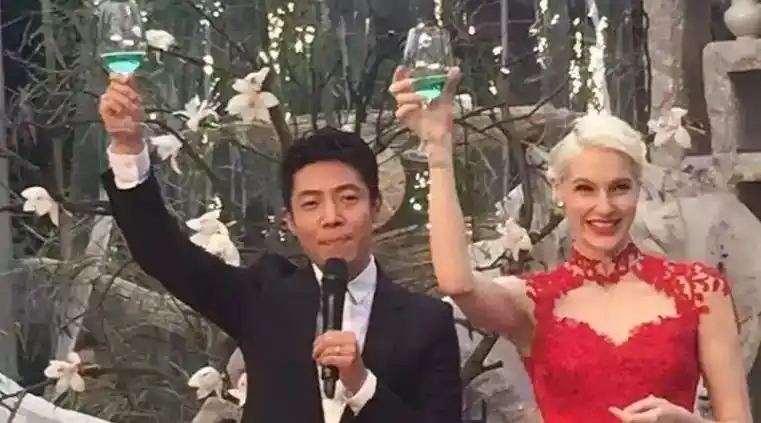 撒贝宁妻子李白个人经历_撒贝宁女友李白照片_李白与撒贝宁爱情故事