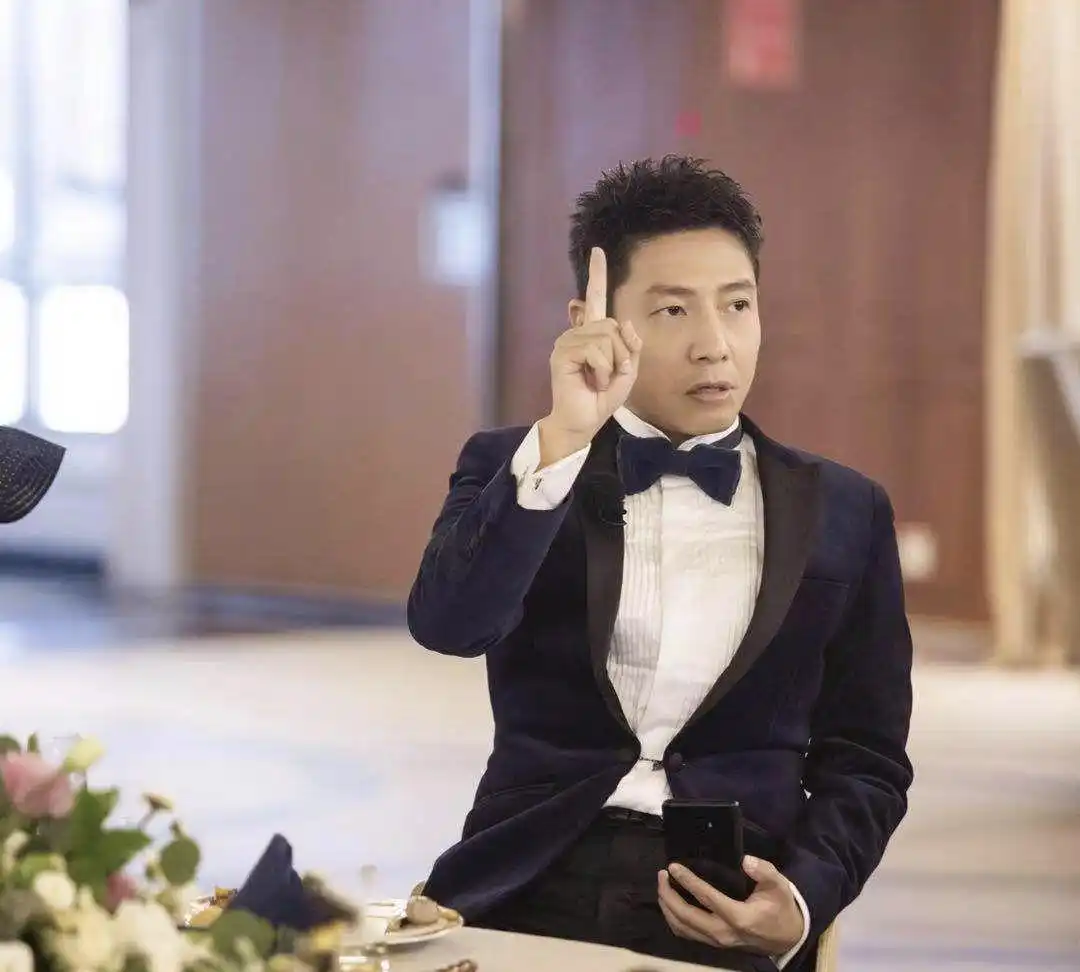 李白与撒贝宁爱情故事_撒贝宁女友李白照片_撒贝宁妻子李白个人经历