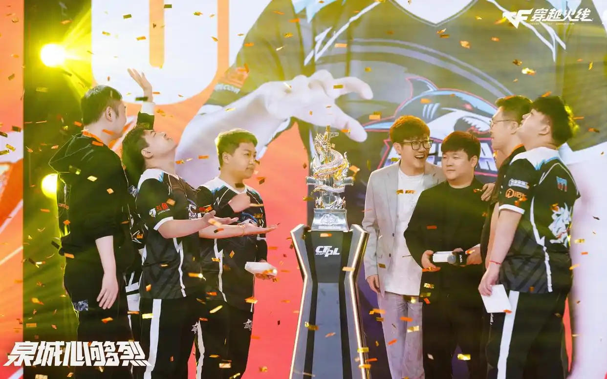 从倒数第一到决赛夺冠，白鲨指挥N9赛后激动落泪