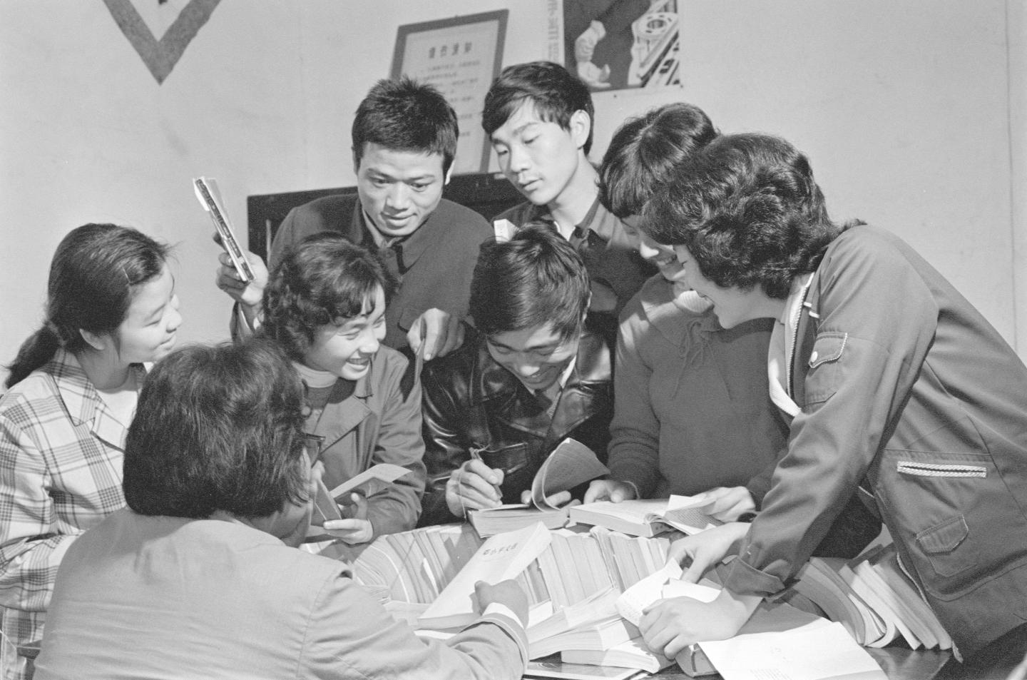 去k书联系方式_世界读书日 读书的好处 读书方式与空间