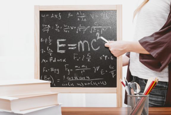 凡科教育轻量小程序_2025年教育培训小程序推荐_微信小程序书籍推荐