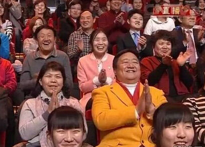 笑脸哥连续16年看春晚 网友赞：中国好观众