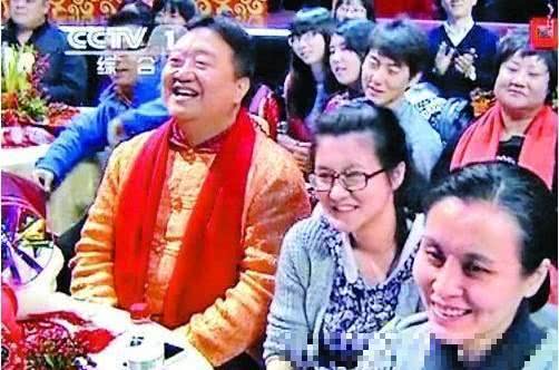 春晚最牛“丁子户”人称“笑脸哥”，上春晚看演出，小事一桩