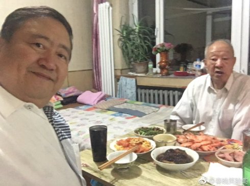 笑脸哥 央视春晚 长期观众_春晚笑脸哥真实身份