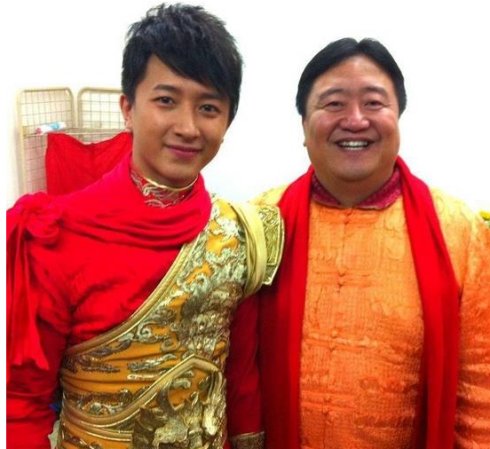 春晚笑脸哥真实身份_笑脸哥 央视春晚 长期观众