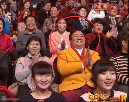 春晚笑脸哥真实身份_笑脸哥 央视春晚 长期观众