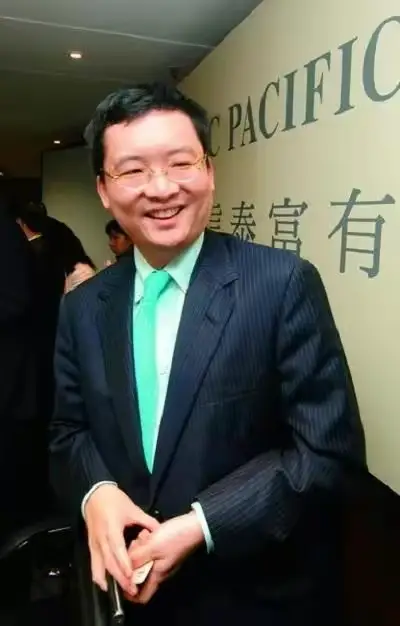 荣明杰职业成就_荣明杰家族背景_荣明方同性传闻