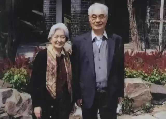 荣明杰职业成就_荣明方同性传闻_荣明杰家族背景