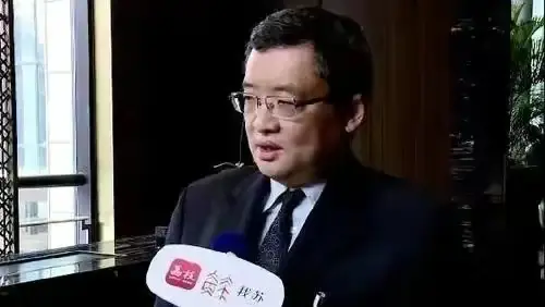 荣明方同性传闻_荣明杰家族背景_荣明杰职业成就