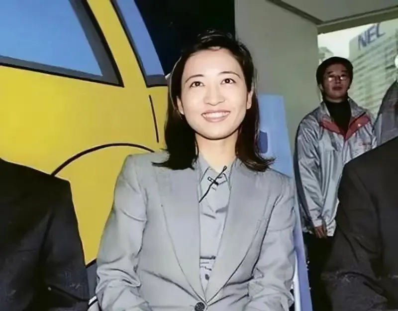 荣明杰职业成就_荣明杰家族背景_荣明方同性传闻