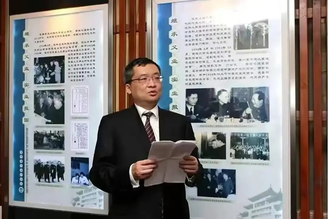 荣明杰家族背景_荣明方同性传闻_荣明杰职业成就