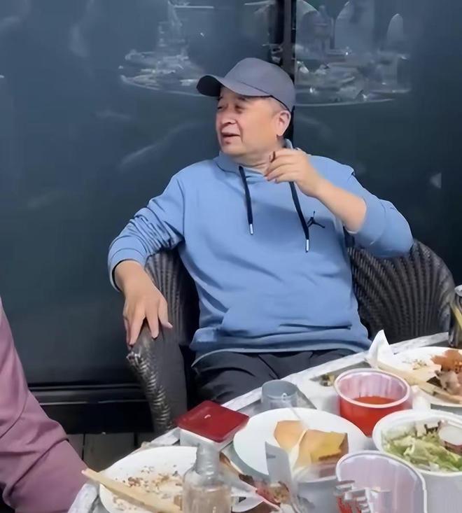 参加毕福剑饭局的人_毕福剑饭局合影被挤边_毕福剑最新动态