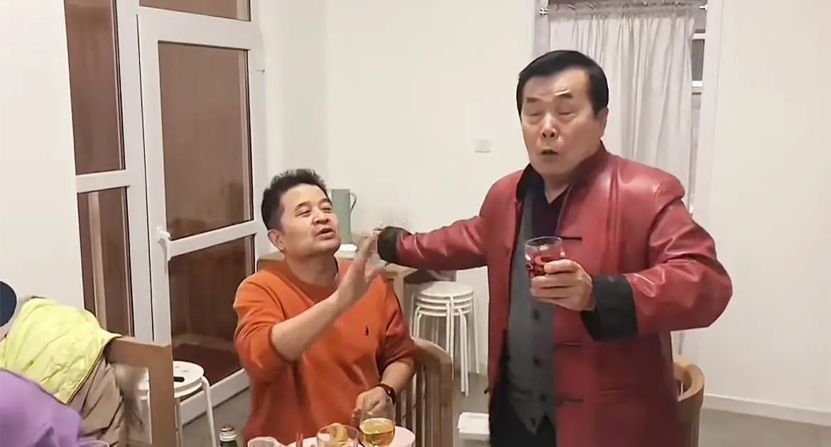 刘大成阎维文徒弟成长经历_毕福剑星光大道落魄原因_参加毕福剑饭局的人