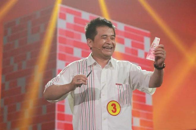 参加毕福剑饭局的人_毕凌毕福剑父女泼水节_毕福剑星光大道20年音乐聚会