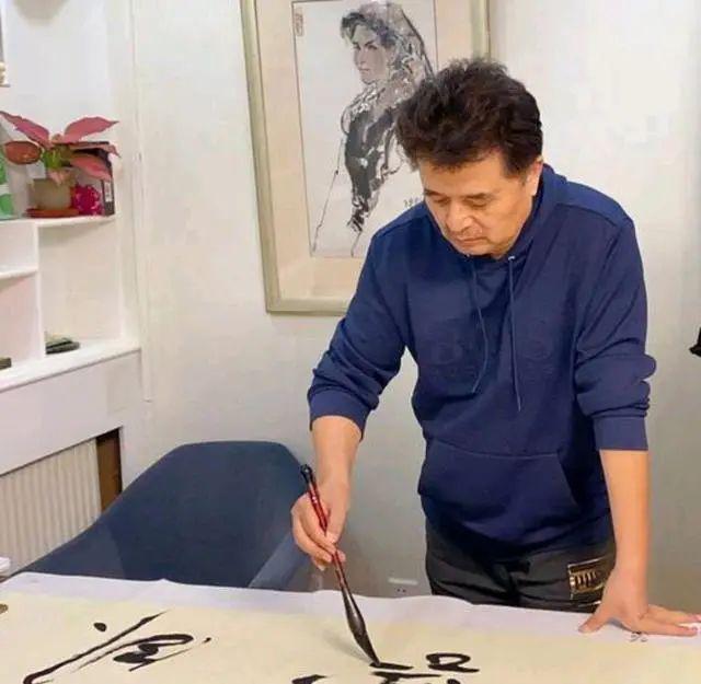 参加毕福剑饭局的人_毕福剑星光大道20年音乐聚会_毕凌毕福剑父女泼水节