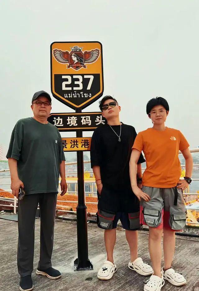 参加毕福剑饭局的人_毕凌毕福剑父女泼水节_毕福剑星光大道20年音乐聚会