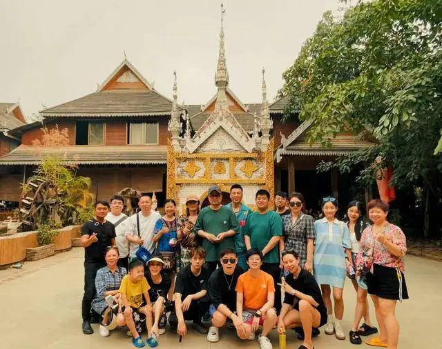 毕凌毕福剑父女泼水节_参加毕福剑饭局的人_毕福剑星光大道20年音乐聚会