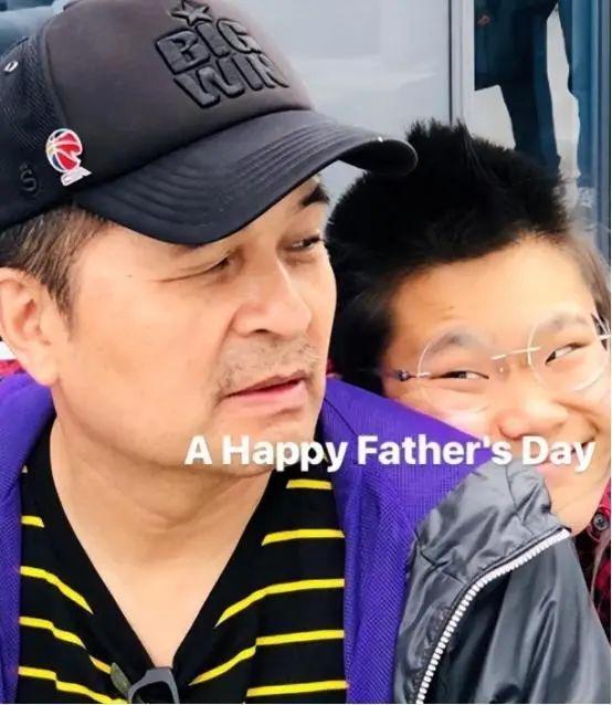 参加毕福剑饭局的人_毕福剑星光大道20年音乐聚会_毕凌毕福剑父女泼水节