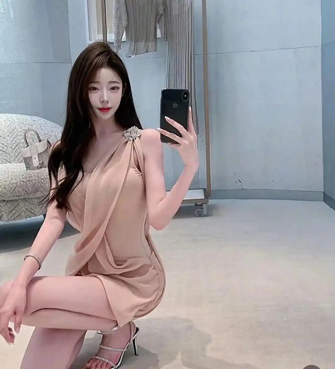 女网红成为男明星理想伴侣的原因_明星和网红都咋认识的_男明星与女网红的联姻现象