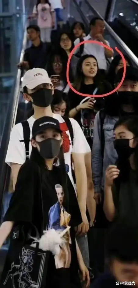 陈飞宇被锤，为什么当红小生都愿意和女网红谈恋爱，真的是爱情？