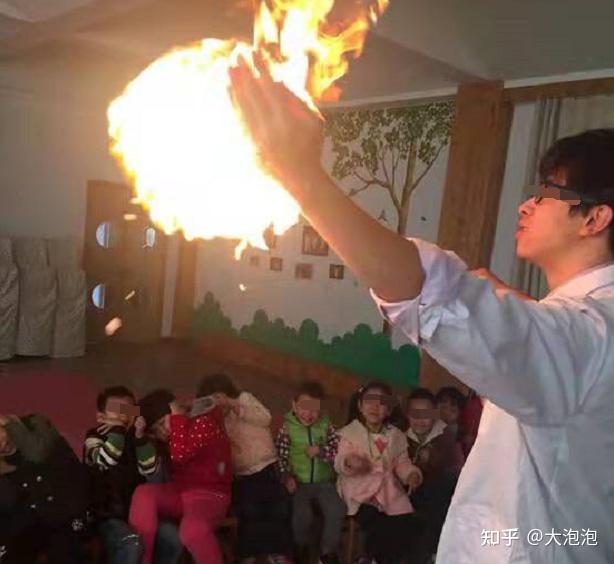 幼儿园家长进课堂 绘本教学活动设计 家长课堂互动技巧_家长会邀请函内容简单