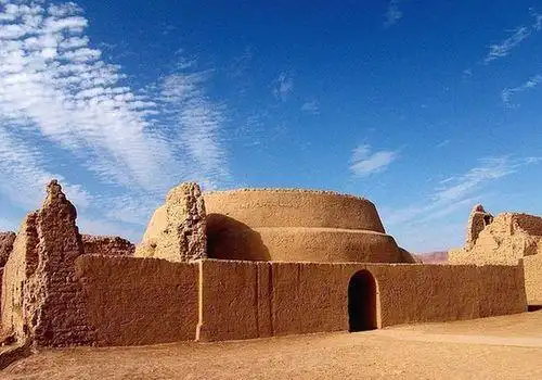 新疆南疆自驾游路线_新疆南疆旅游线路攻略_新疆人口中的“不远”到底有多远