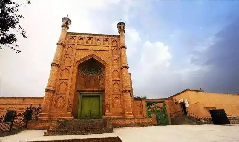 新疆南疆旅游线路攻略_新疆人口中的“不远”到底有多远_新疆南疆自驾游路线