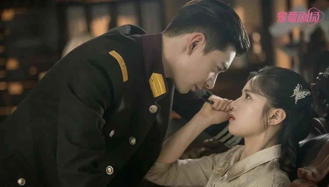 金粉世家董洁直播带货_董洁金粉世家翻红原因_金粉世家金梅丽