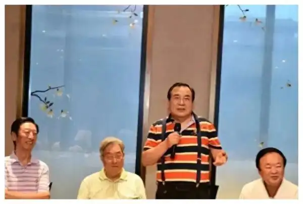 亿万富豪李晓华 明星聚会 毕福剑高希希姜武现身_参加毕福剑饭局的人