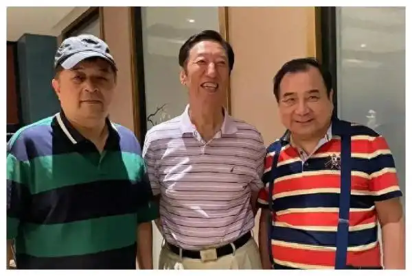 亿万富豪李晓华 明星聚会 毕福剑高希希姜武现身_参加毕福剑饭局的人