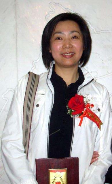 女排梁艳的老公张振兴_梁艳排球生涯_中国女排前队员梁艳